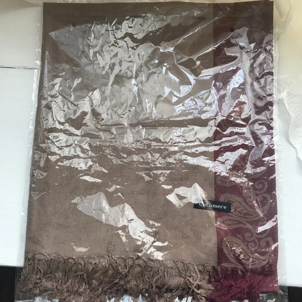 Cashmere Pashmina Wrap Scarf with paisley print border. Brown NWOT
